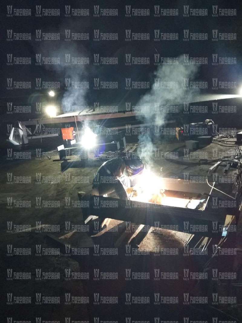 南京園博園穹蓋式膜結(jié)構(gòu)棚項(xiàng)目施工中 南京園博園穹蓋式膜結(jié)構(gòu)棚項(xiàng)目施工中