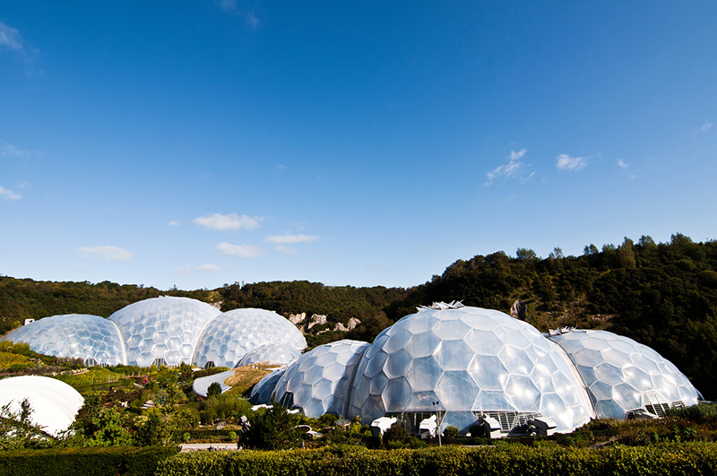 ETFE膜結(jié)構(gòu)有哪些性能特點(diǎn)？ETFE膜結(jié)構(gòu)在建筑行業(yè)的發(fā)展前景如何？