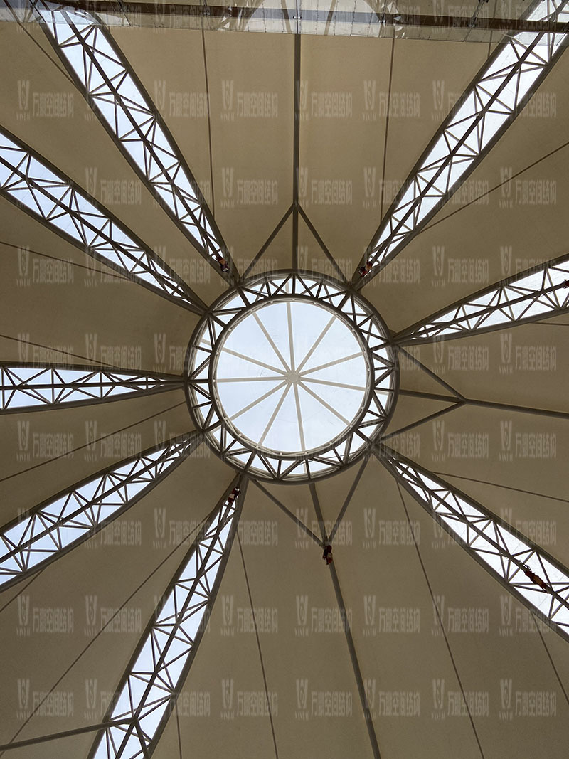 新泰卓越·財(cái)富廣場(chǎng)膜結(jié)構(gòu)項(xiàng)目竣工