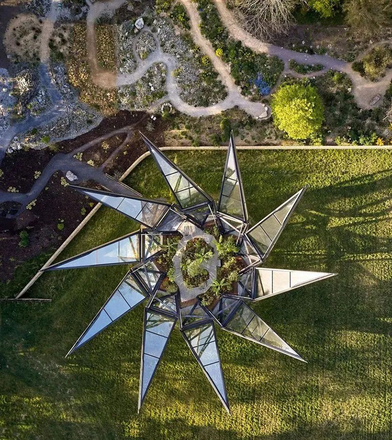 含苞綻放的溫室【開(kāi)合屋頂】