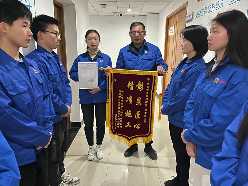 “一路堅(jiān)守·心手相牽”萬(wàn)豪晨會(huì)開啟一天的工作