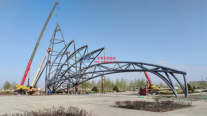 芳菲四月，共鑒美好！陜西定邊馬蓮灘沙漠公園鋼膜結(jié)構(gòu)工程最新進(jìn)展播報(bào)