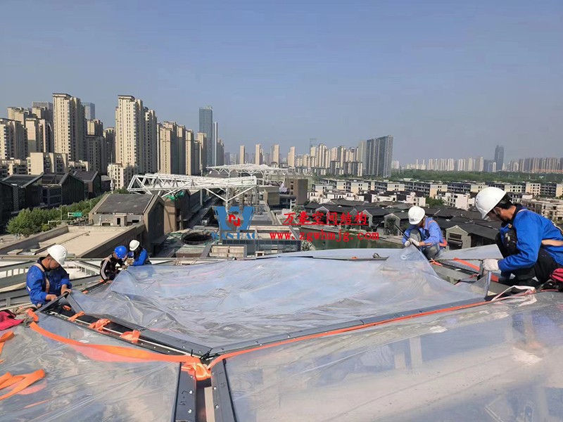 勞動最光榮，致敬一線工作者！