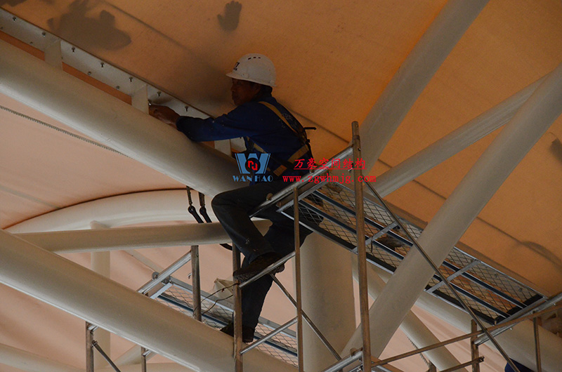 浙江真愛毯業(yè)科技有限公司廠房三屋面膜結(jié)構(gòu)工程完工大吉！