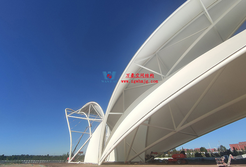 陜西定邊馬蓮灘沙漠公園鋼膜結(jié)構(gòu)工程“奮力快跑”，工程“進(jìn)度條”刷新了!