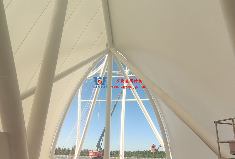 陜西定邊馬蓮灘沙漠公園鋼膜結(jié)構(gòu)工程“奮力快跑”，工程“進(jìn)度條”刷新了!