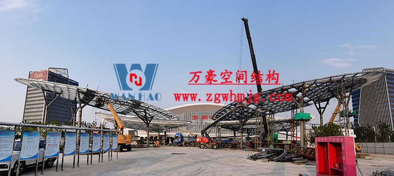 滬通鐵路張家港站前廣場(chǎng)蝴蝶造型空間鋼結(jié)構(gòu) 滬通鐵路張家港站前廣場(chǎng)蝴蝶造型空間鋼結(jié)構(gòu)