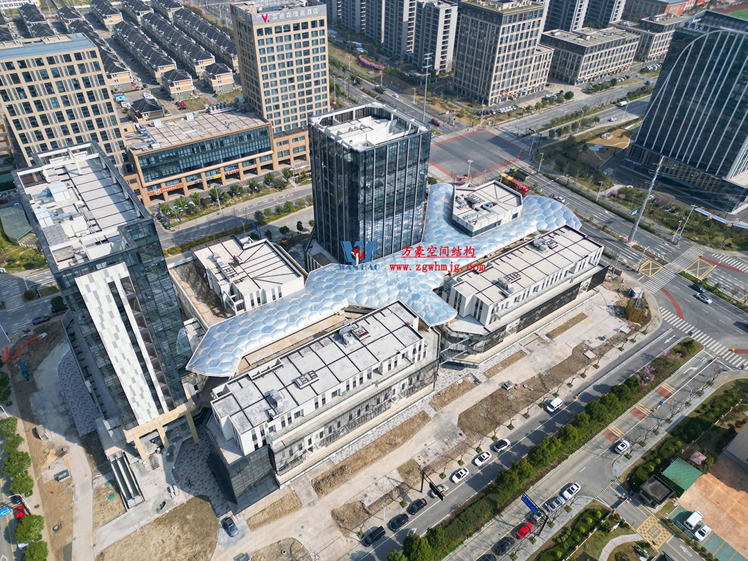 已完工，這個ETFE氣枕商業(yè)天幕閃亮登場！