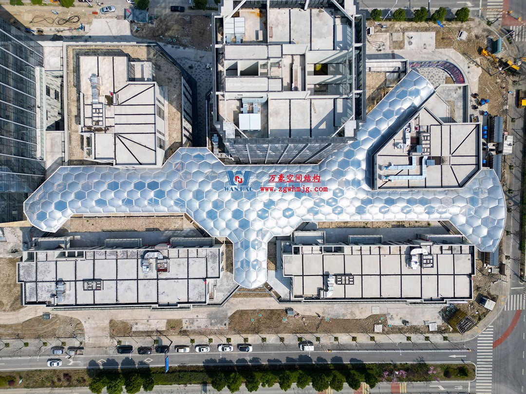 已完工，這個ETFE氣枕商業(yè)天幕閃亮登場！