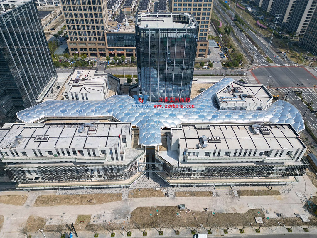 已完工，這個ETFE氣枕商業(yè)天幕閃亮登場！