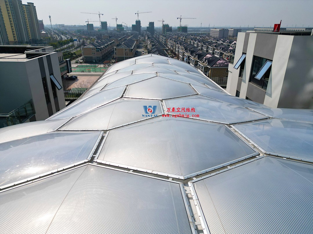已完工，這個ETFE氣枕商業(yè)天幕閃亮登場！