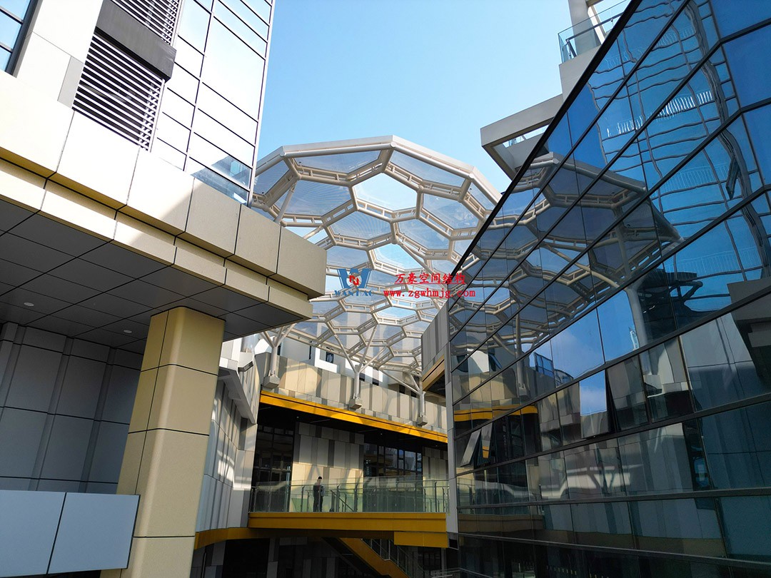 已完工，這個ETFE氣枕商業(yè)天幕閃亮登場！