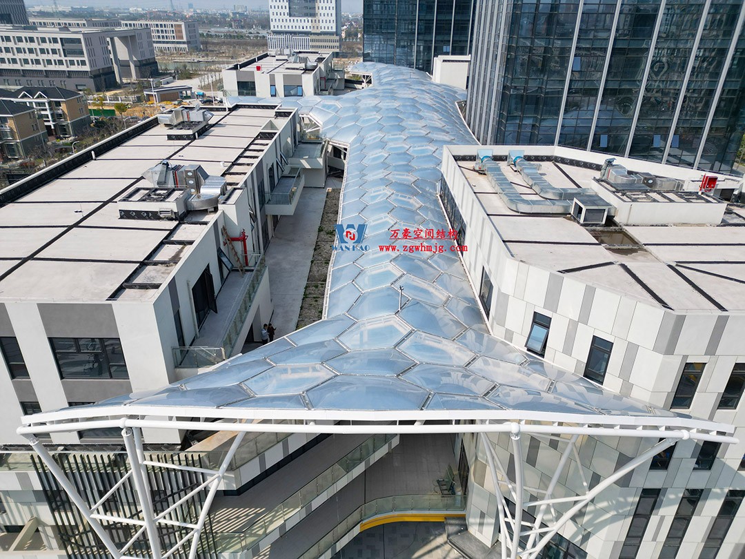 已完工，這個ETFE氣枕商業(yè)天幕閃亮登場！
