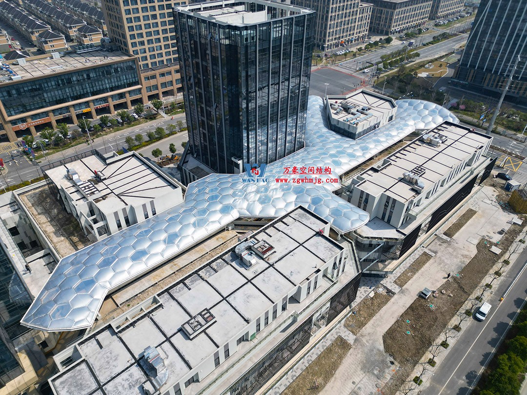 已完工，這個ETFE氣枕商業(yè)天幕閃亮登場！