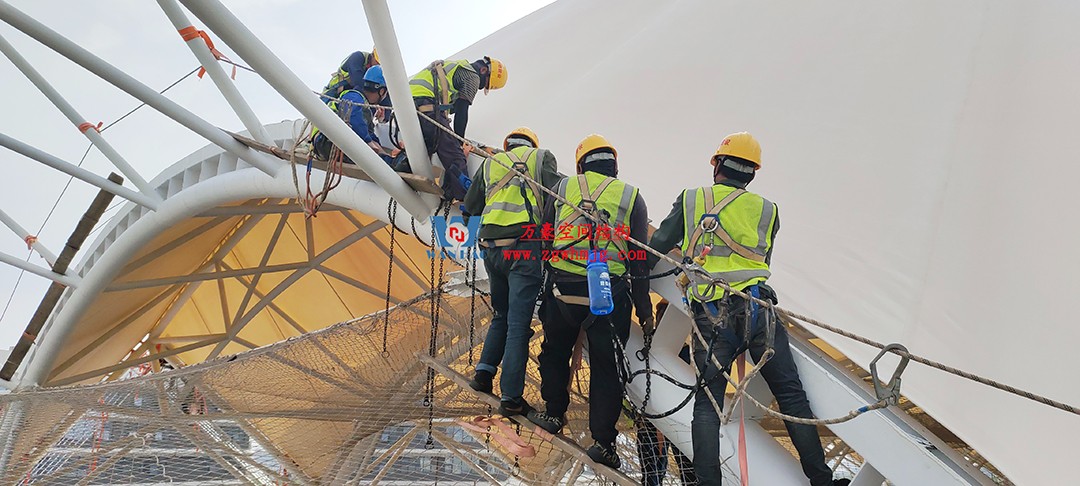 施工加速，這個PTFE膜結構天幕即將完工！