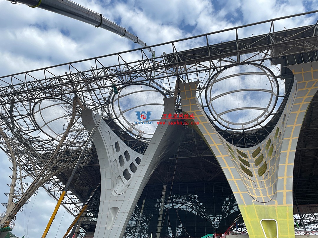 重慶東站站房正在加速建設(shè)，全力繪就項(xiàng)目新篇章