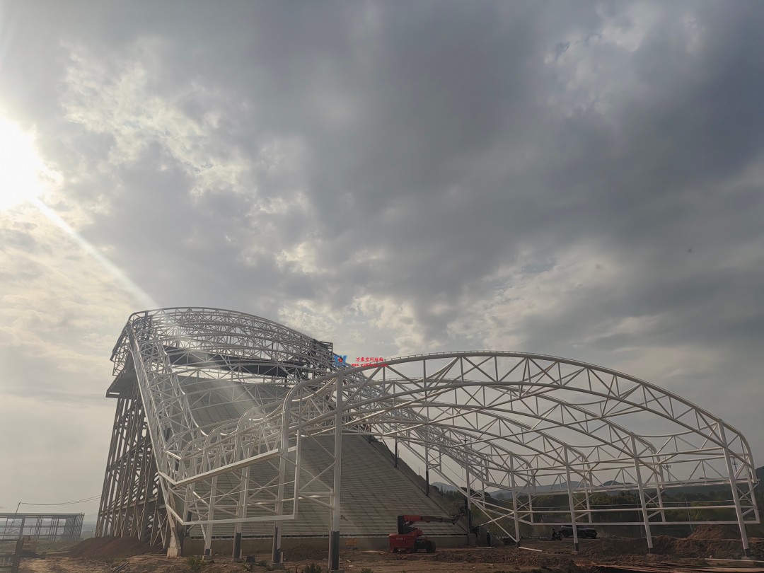 比亞迪紹興嵊州賽車場干拔沙坡觀景平臺鋼結(jié)構(gòu)項目