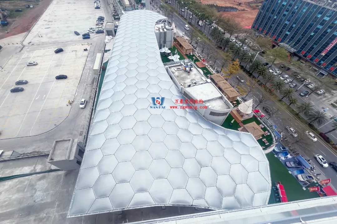 廣州茂名總匯天街商業(yè)街ETFE膜結(jié)構(gòu)項(xiàng)目