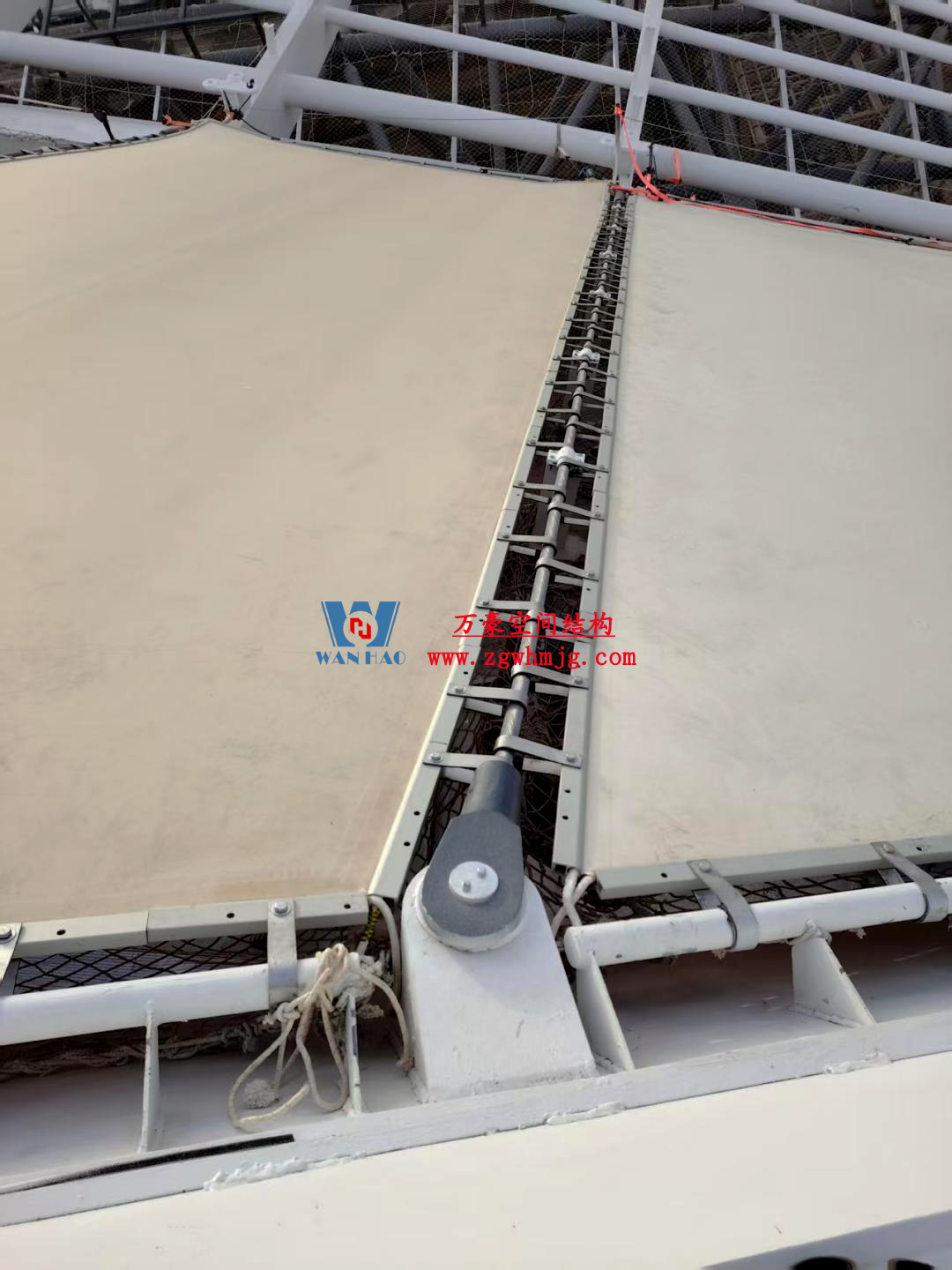 鄭州中原高鐵港數(shù)字展貿(mào)城ETFE膜結(jié)構(gòu) PTFE膜結(jié)構(gòu)項(xiàng)目