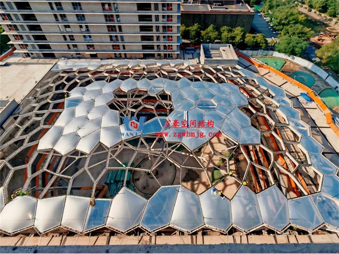 安吉縣昌碩小區(qū)地塊房產(chǎn)開(kāi)發(fā)項(xiàng)目鋼結(jié)構(gòu)天幕