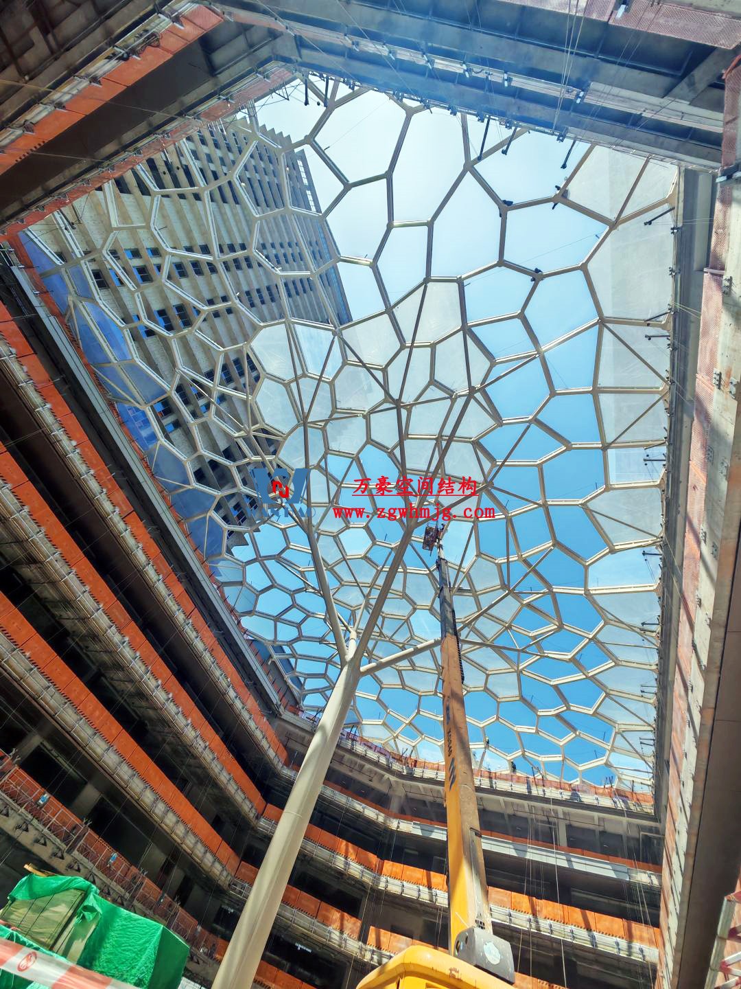 安吉縣昌碩小區(qū)地塊房產(chǎn)開(kāi)發(fā)項(xiàng)目鋼結(jié)構(gòu)天幕