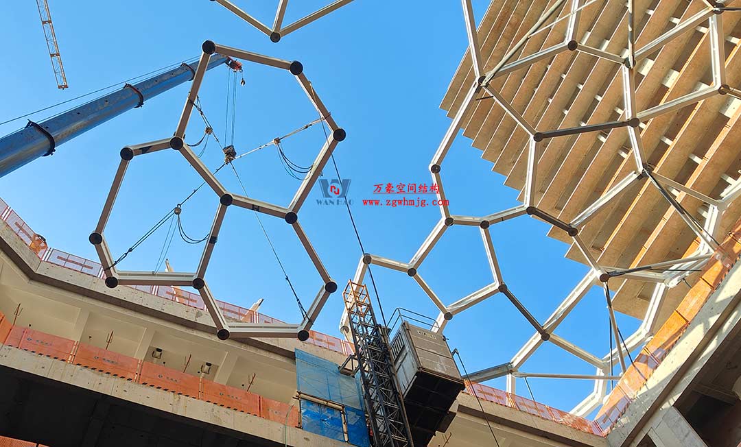 安吉云安里ETFE氣枕商業(yè)天幕圓滿完工