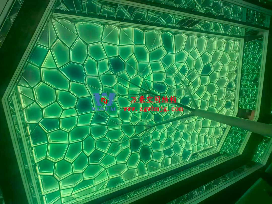 安吉縣昌碩小區(qū)地塊房產(chǎn)開發(fā)項(xiàng)目鋼結(jié)構(gòu)天幕工程