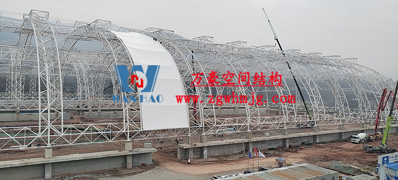 四川高興煤炭儲備基地建設(shè)項目鋼結(jié)構(gòu)接近尾聲，膜結(jié)構(gòu)開始安裝