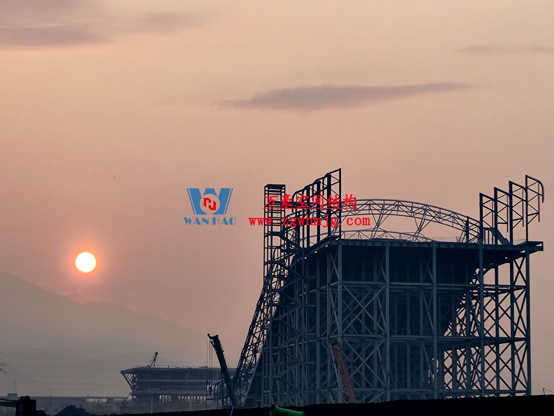 馭風(fēng)逐沙，織就賽道美學(xué)——比亞迪紹興嵊州賽車場干拔沙坡觀景平臺(tái)鋼膜結(jié)構(gòu)